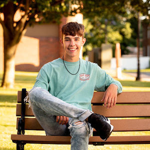 Meet your Posher, Logan